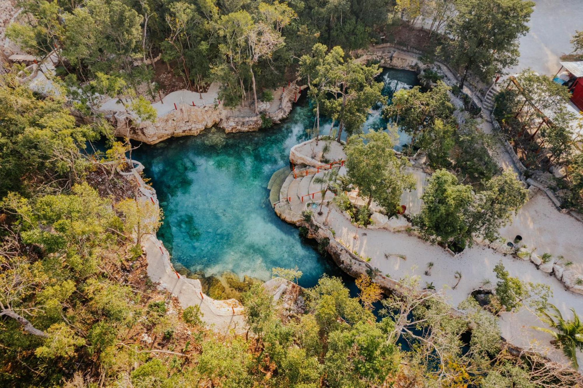 Hotel Casa Tortuga Tulum - Cenotes Park Inclusive Ngoại thất bức ảnh Aerial view of the Blue Lagoon